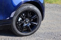 試乗車は、オプション扱いとなるグロスブラックフィニッシュの20インチホイールを装着していた。