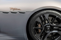 BEVモデルの名称である「フォルゴーレ（Folgore）」は、イタリア語で稲妻という意味を持つ。