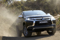 新型「パジェロスポーツ」