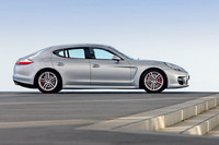 「ポルシェ・パナメーラ ターボ」