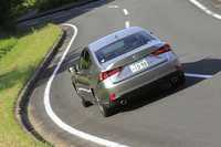 「IS200t“Fスポーツ”」に用意されるボディーカラーは、他のグレードの“Fスポーツ”と同じく全9色。テスト車には「ソニックチタニウム」が採用されていた。