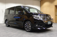 こちらは、今回追加された、さらに個性的な新グレード「ステップワゴン スパーダ Z クールスピリット」。