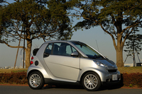 スマート・フォーツークーペ（RR/5AT）／フォーツーカブリオ（RR/5AT）【試乗記】の画像