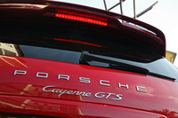 2012年4月の北京ショーでデビューした新型「カイエンGTS」。