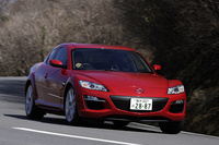 【テスト車Type Sのオプション装備】
コンフォートパッケージ＋MAZDA G-BOOK HDDナビゲーションシステム＋SRSエアバッグシステム（カーテン＆フロントサイド）＝33万750円