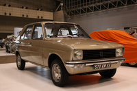 L.F.A.が展示していた、日本では非常に珍しい1977年「プジョー104」。70年代のプジョーのエントリーカーで、走行わずか2200kmという極上車。300万円。