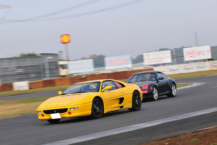 榎本代表の「911カレラ」は、筆者が当時所有していた「F355」と、ほぼ同等の速さをみせた。997前期型あなどるべからず！（写真=池之平昌信）