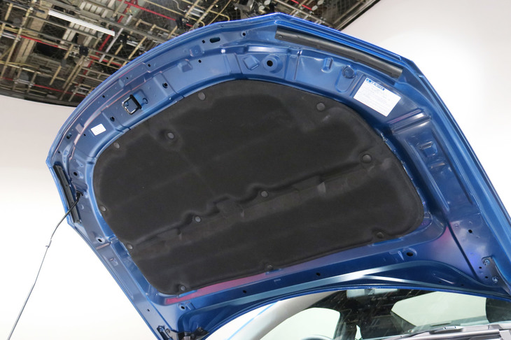 スバルBRZ（ボンネット）