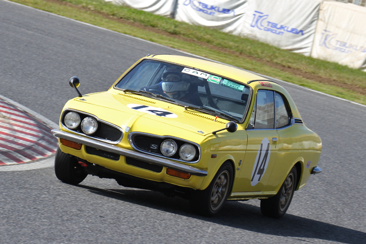 Pレースに出走した、珍しい1970年「ホンダ1300クーペ9S」。4連キャブを装着した、特異なDDAC（二重空冷）の1.3リッター直4エンジンを搭載する。