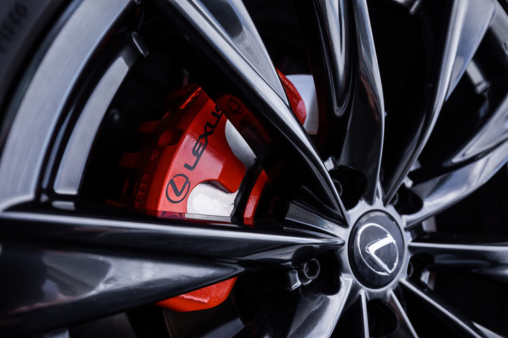 NX350“Fスポーツ”（フロントブレーキキャリパー）