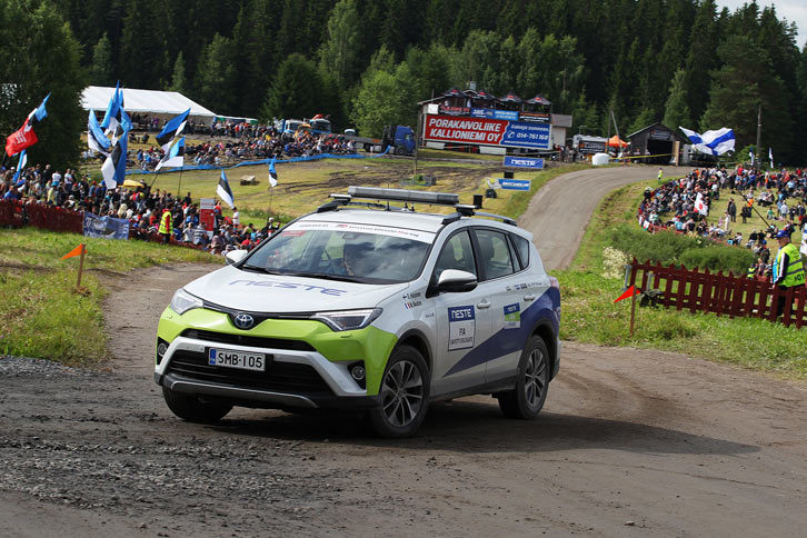 今回のラリー・フィンランドではオフィシャルカーもすべてトヨタ車が使用された。こちらは日本未導入の現行型「RAV4」。
