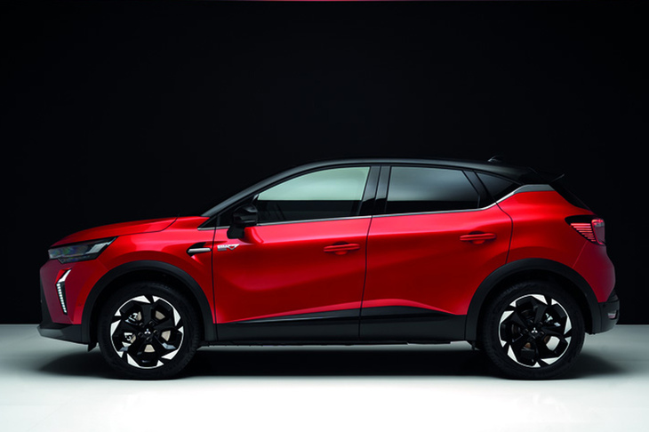 ダイヤモンドカット加工を施したブラックの18インチアルミホイールが新たに採用された。