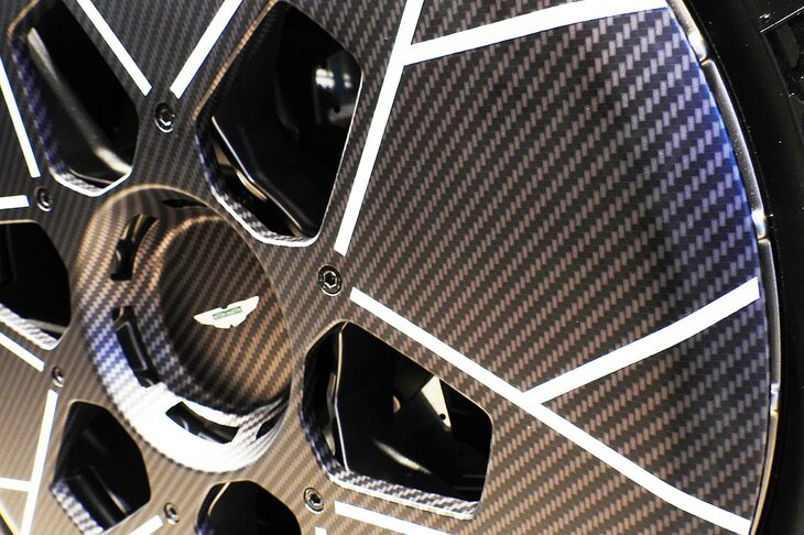 アストンマーティン・ヴァリアント（エアロディスク）