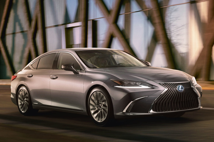 新型「レクサスES」