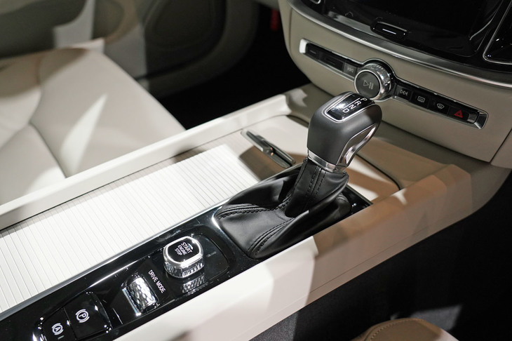 ボルボS60 T5インスクリプション（シフトセレクターまわり）