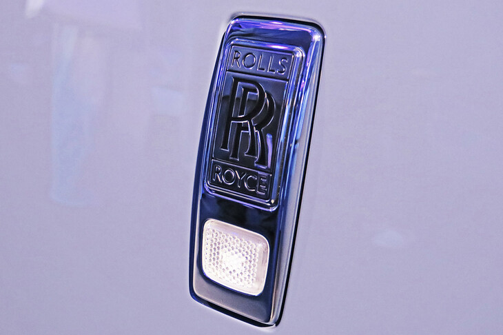 ロールス・ロイス・スペクター プロフェシー（エンブレム＆ウインカー）
