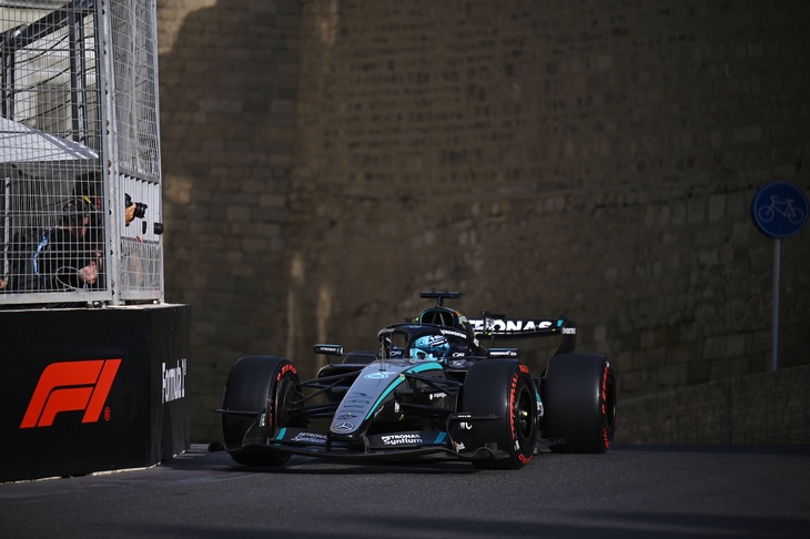 F1第15戦アゼルバイジャンGPを制したメルセデスのジョージ・ラッセル。予選では、後続に0.837秒もの大差をつけ今季5回目、通算12回目のポールポジションを獲得。レースでも終始トップを走り、今季3勝目を飾った。（Photo=Mercedes）