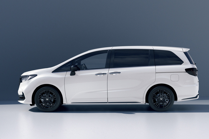 「オデッセイ」のサイドビュー。現行型になって全高が高くなったが、それでもライバルよりは背が低く、スタイリッシュなモデルとなっている。