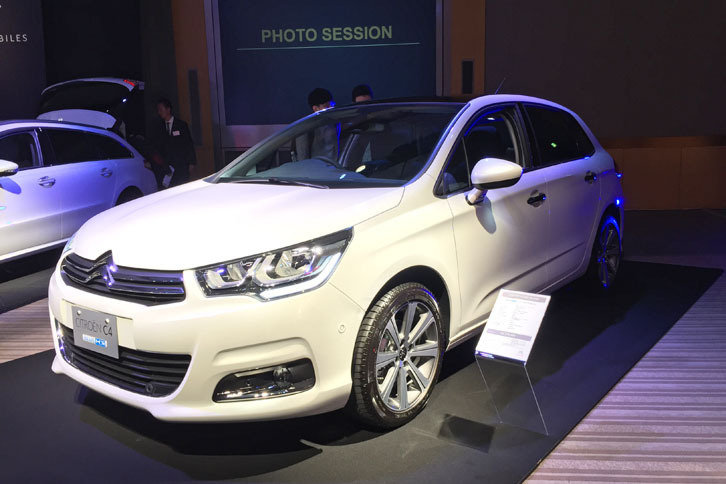 「シトロエンC4 FEEL BlueHDi」（1.6リッター）