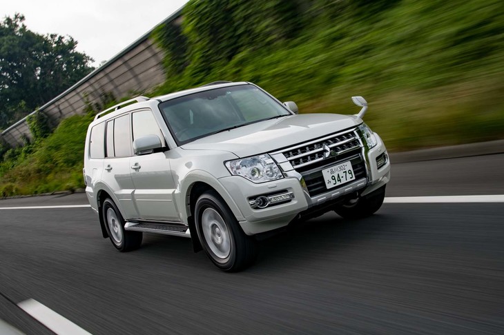 「ファイナルエディション」の車両本体価格は453万0600円。ベースとなったディーゼルモデルの「エクシード」から24万8400円アップとなる。