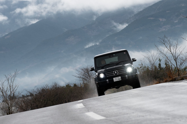 動力性能については、0-100km/h加速が7.4秒、最高速度が199km/hと公称されている（欧州仕様）。