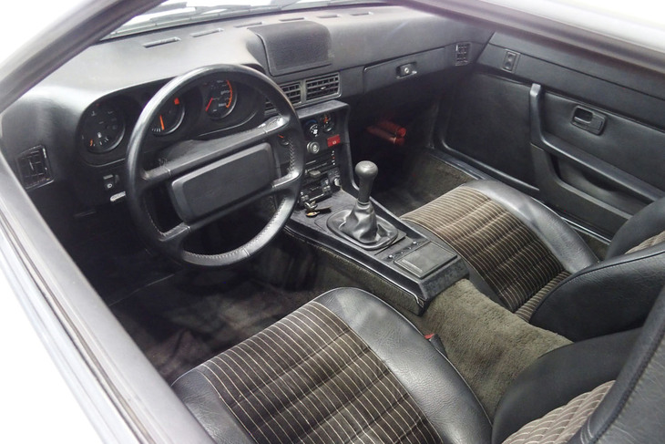 ポルシェ924カレラGTSスタイル（1980年）