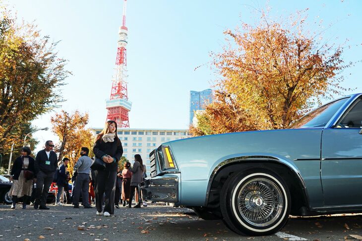 会場となったのは、東京タワーからも近い東京プリンスホテルの駐車場。雲ひとつない秋晴れの空の下、風もなく、まさにイベント日和といえる心地よい環境だった。