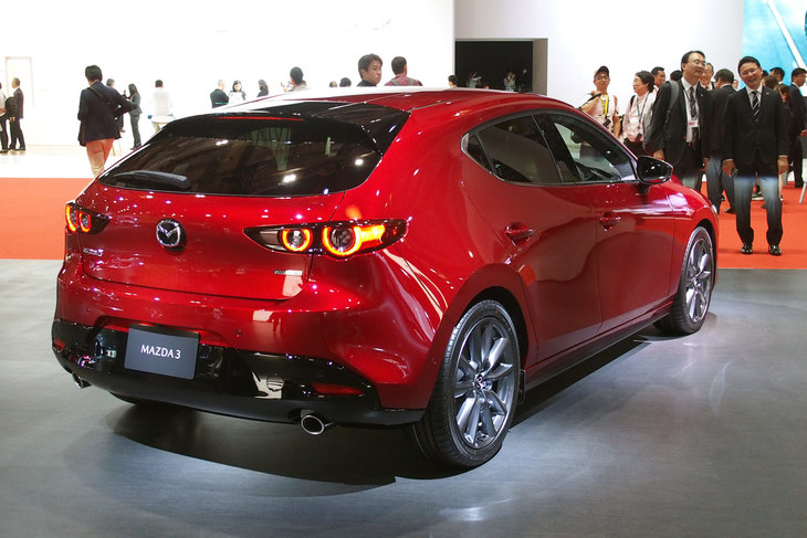 マツダ3ファストバック