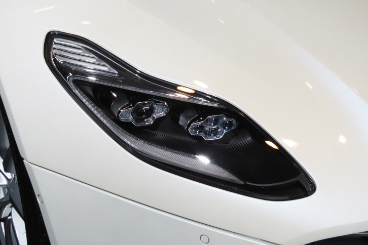 アストンマーティンDB11