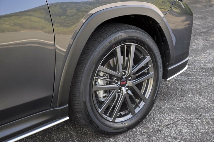 スバル・レヴォーグ レイバック用品装着車（タイヤ＆ホイール）