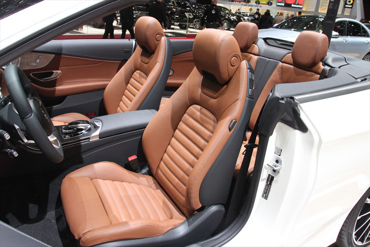 メルセデスAMG C43 4MATICカブリオレ