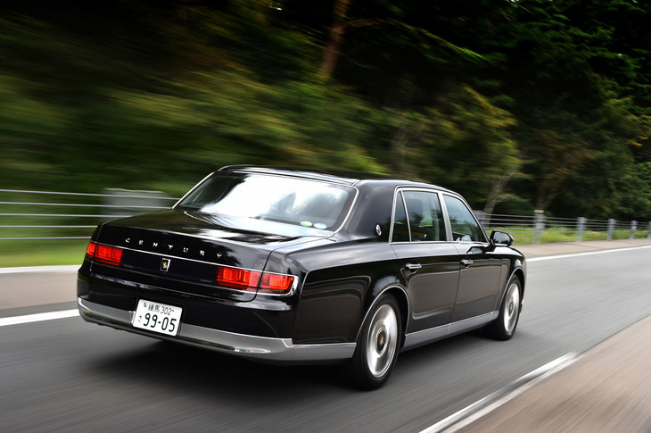 今回のモデルチェンジについて開発陣は「燃費性能の向上こそが最大の理由」と語る。高速道路を中心とした今回の試乗では、満タン法で10.1km/リッター、車載燃費計で10.0km/リッターの燃費を記録した。