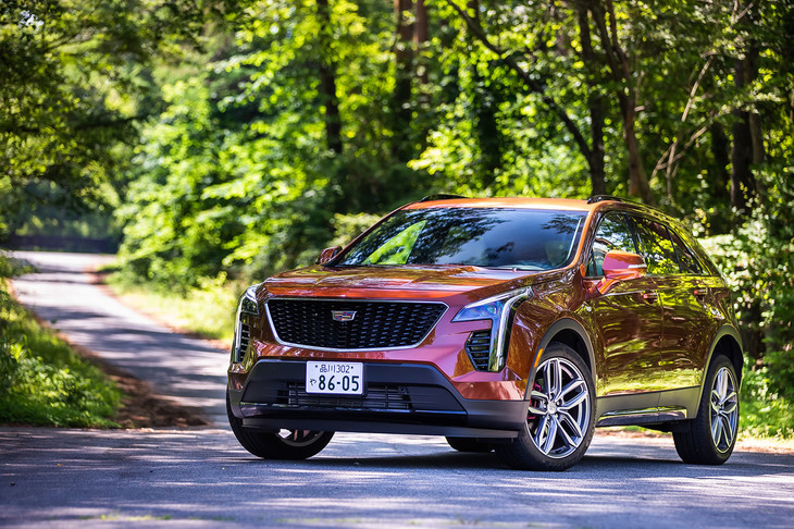 キャデラックブランド初のコンパクトSUV「XT4」。2018年3月27日に米国ニューヨークでデビューし、2021年1月15日に日本導入が発表された。