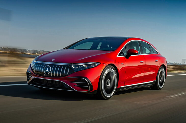 メルセデスAMG EQS53 4MATIC＋／価格：15万2546円（約2135万円）より／市場投入時期：2022年／メルセデスAMGは、よりスポーティーなエクステリアに加え、パワー面でも標準モデルの「EQS」と一線を画している。最大で560kW（761PS）、1000N・m以上の出力が可能となる。