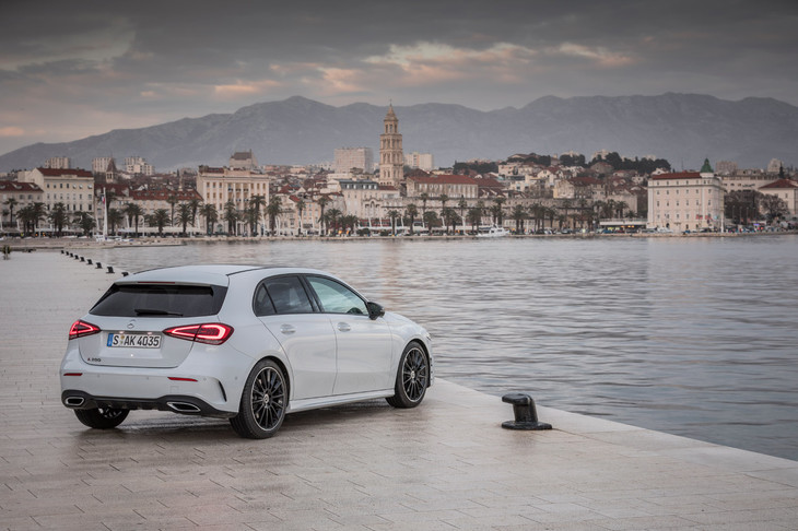 今回は、ガソリンエンジンのベースグレード「A200」（写真）と、パワフルな2リッターエンジンを搭載した「A250エディション1」に試乗した。