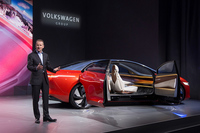 「I.D. VIZZION」は全長5mを超える大型の電気自動車で、“レベル5”の完全自動運転を実現しているという。