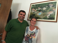 税理士であり、アグリトゥリズモのオーナーでもあるジャンルーカ氏（左）と夫人（右）。