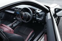 「STI Sport」グレードのインテリア。