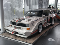 パイクスピーク用の「アウディ・スポーツクワトロS1」。フロントフェンダーに当時の「Audi Sport」ロゴが見える。