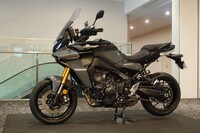 「ヤマハ・トレーサー9 GT＋」。ヤマハのバイクとしては初めて、アダプティブクルーズコントロールが備わっている。