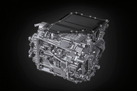 最高出力80kW（109PS）を発生するリア用「eAxle」。