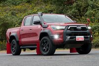 トヨタ・ハイラックスZ スーパーワイドトレッドキット装着クロスカントリー仕様