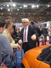 イタリア生まれでスイスを拠点とするコーチビルダー、フランコ・スバッロ氏は一般公開日もブースに詰め、来場者に熱く説明する姿が印象的だった。写真は2004年に撮影。