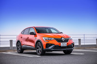 ルノー・アルカナR.S.ラインE-TECHハイブリッド