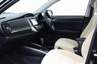 「リューギ」のインテリア。