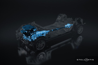 「ステララージ」はBEVだけでなく、ハイブリッド車や純エンジン車にも使用が可能だという。「BMW i5／i7」のプラットフォームのようなものか。