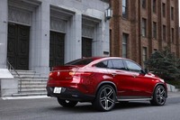 「メルセデス・ベンツGLEクーペ」は、2015年1月のデトロイトショーで初公開された。日本では2016年4月に発表され、8月に発売された。