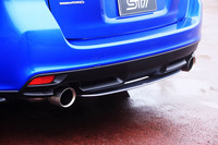 リアのアンダースポイラー。単品はもちろん、フロントやサイドのエアロパーツとのセット購入も可能。セットの場合は、総額が12％ほど安価になる。