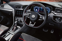 専用ファブリック＆マイクロフリーストップスポーツシートを採用している「ゴルフGTIパフォーマンス」。