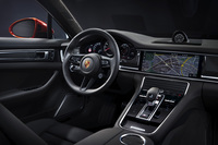 「ポルシェ・コミュニケーションマネジメントシステム」と呼ばれるユーザーインターフェイスをアップデート。コネクトサービスとの連携も進化しているという。